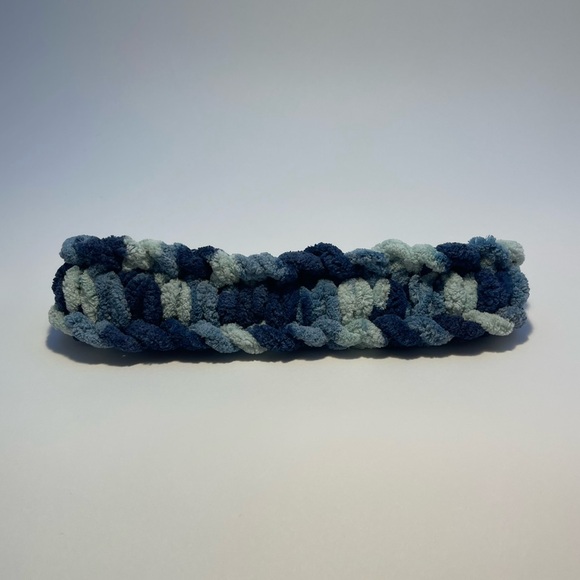 Handmade Kid’s Super Soft & Cozy Winter Headband/Ear Wrap - Variegated Blue - Picture 3 of 9